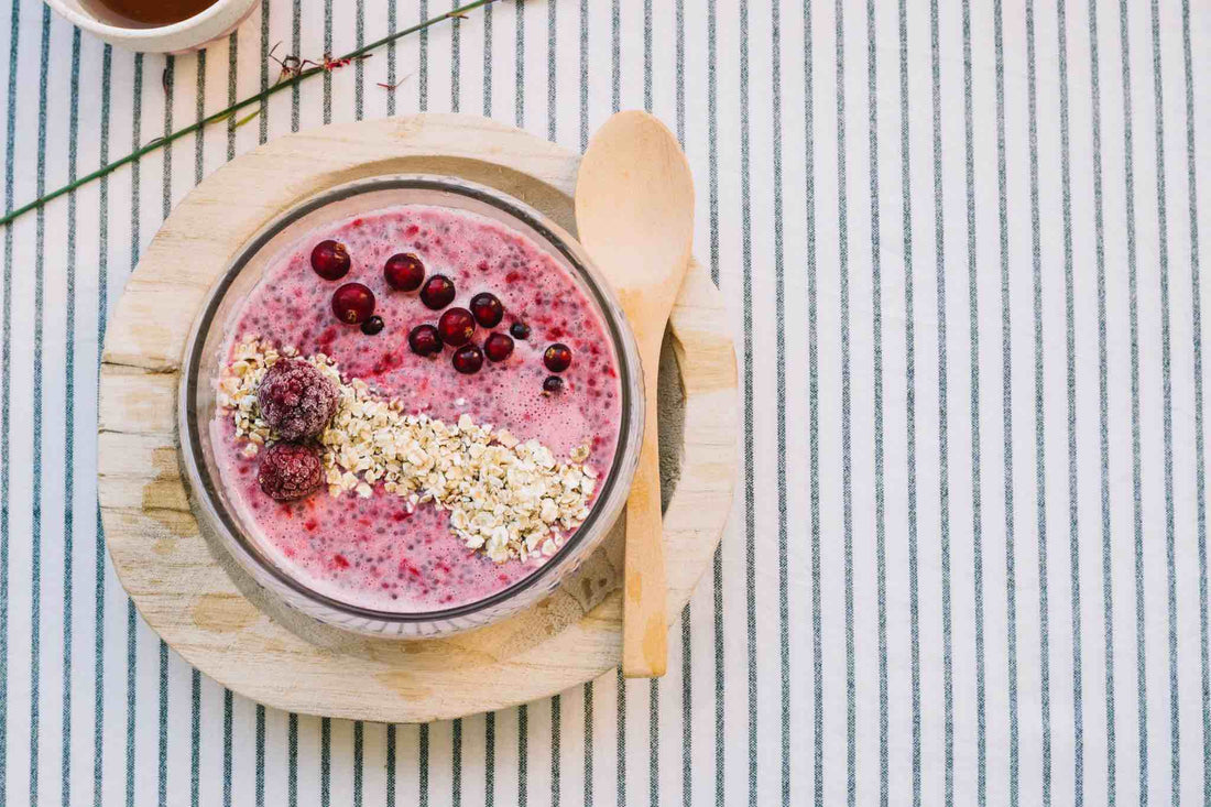 Chia Pudding au Golden Latte et Fruits Rouges